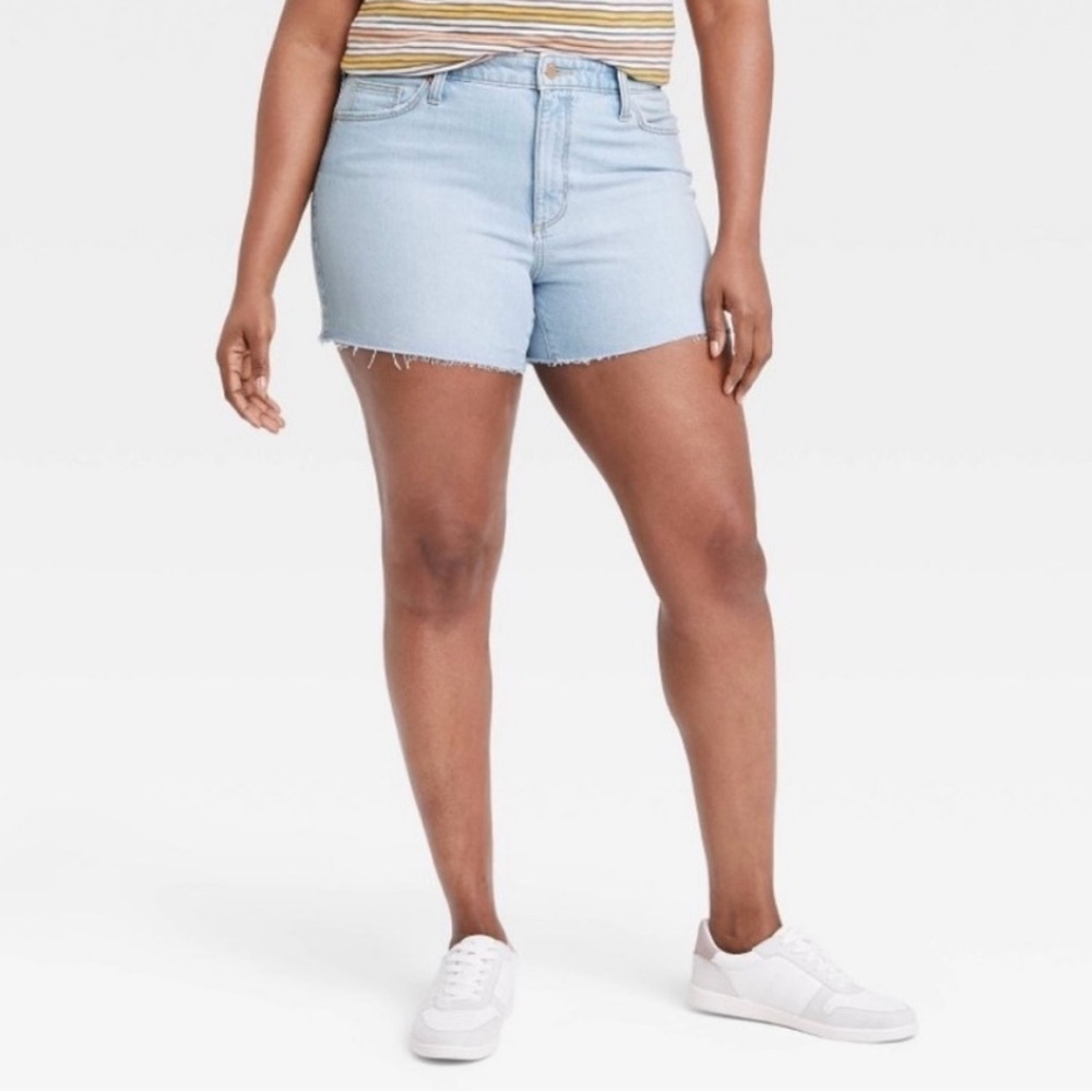Universal Thread Light Wash Raw Hem Cotton Stretch Vintage Denim Midi Shorts